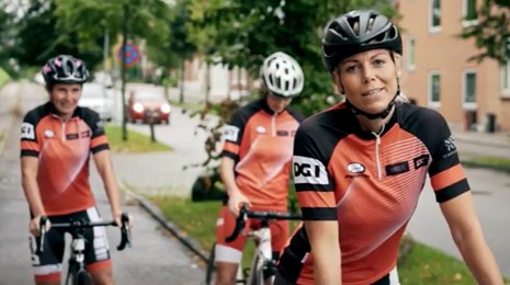 kvinder-cykling-pedaler-klikpedaler