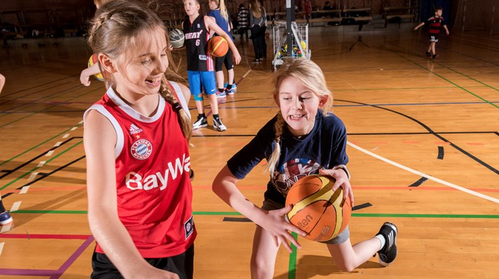 Over-4.000-piger-spiller-nu-basketball-i-Danmark