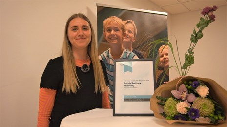 Sarah Rahbek Schouby modtog prisen som Årets Unge Ildsjæl 2022 i Østjylland