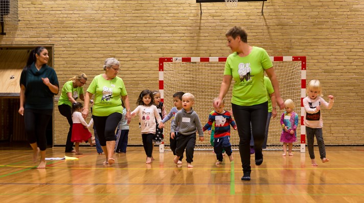 Ældre med børnehavebørn i Ishøj - projekt leg og bevægelse
