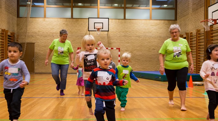 Ældre med børnehavebørn i Ishøj - projekt leg og bevægelse (3)